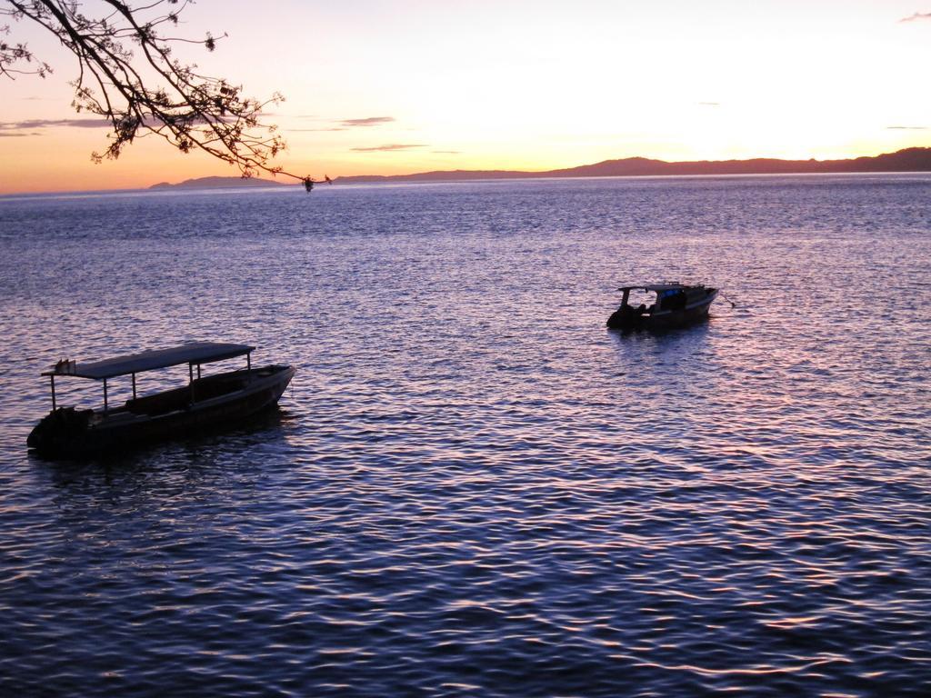 Raja Laut Dive Resort Bunaken Exterior photo