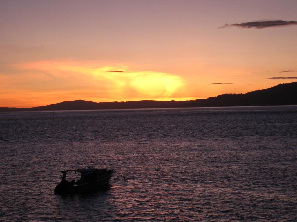 Raja Laut Dive Resort Bunaken Exterior photo