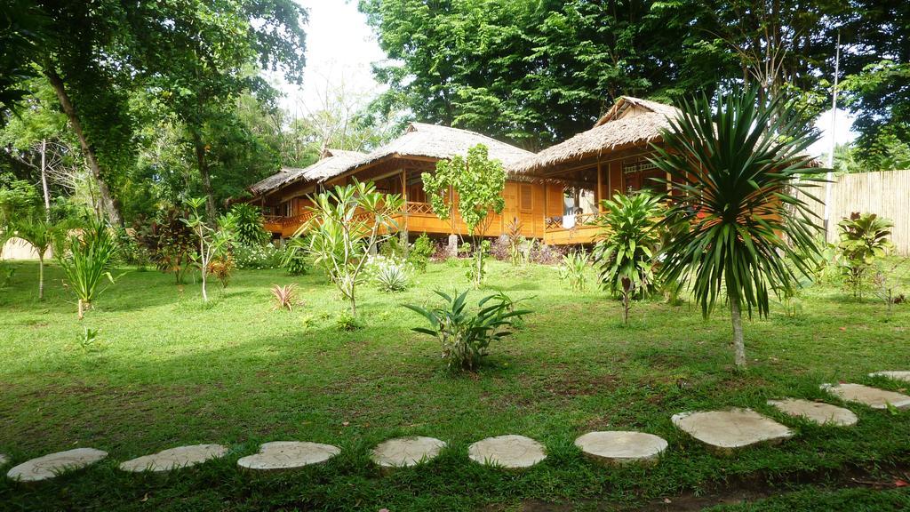 Raja Laut Dive Resort Bunaken Exterior photo