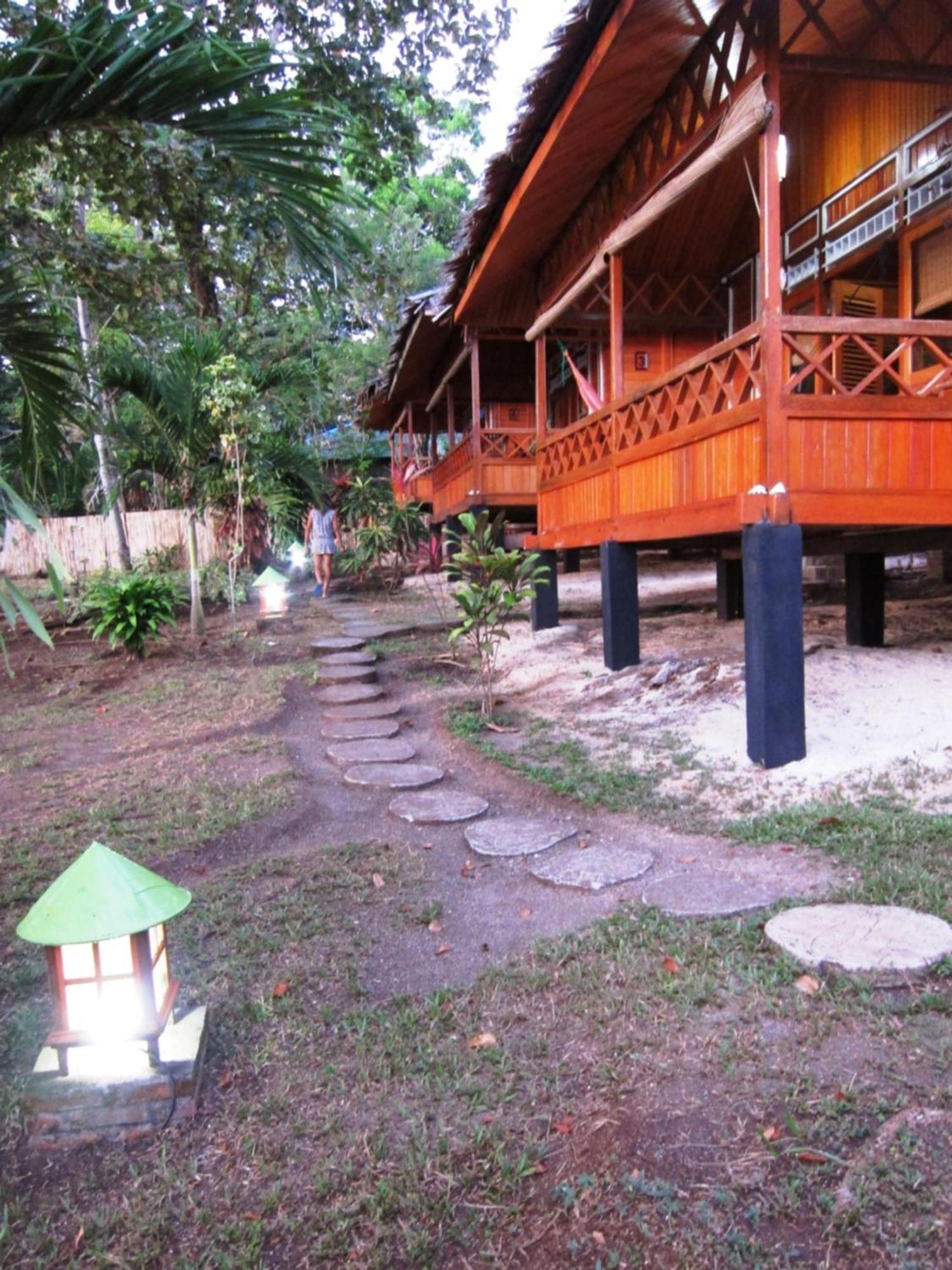 Raja Laut Dive Resort Bunaken Exterior photo