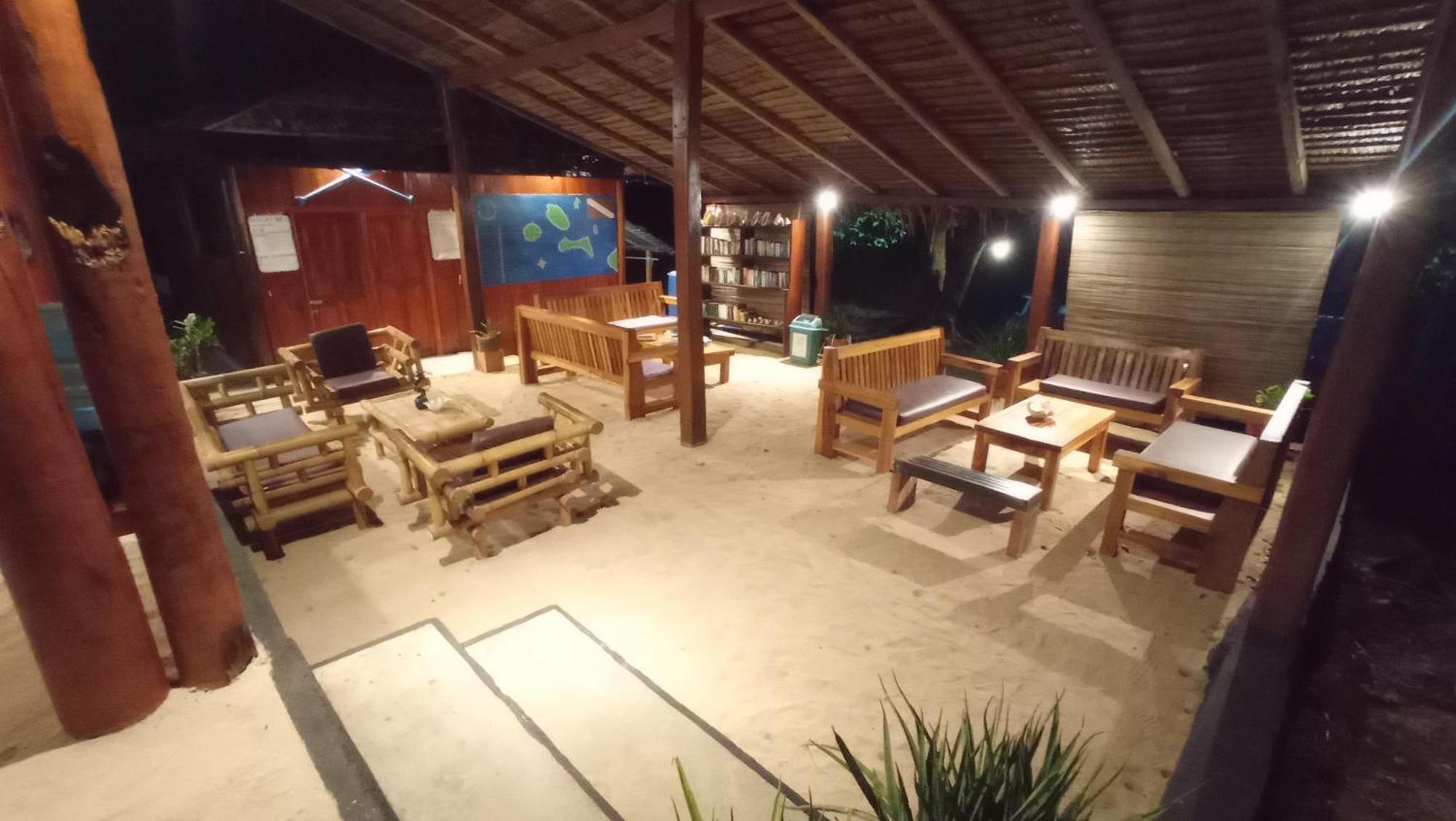 Raja Laut Dive Resort Bunaken Exterior photo